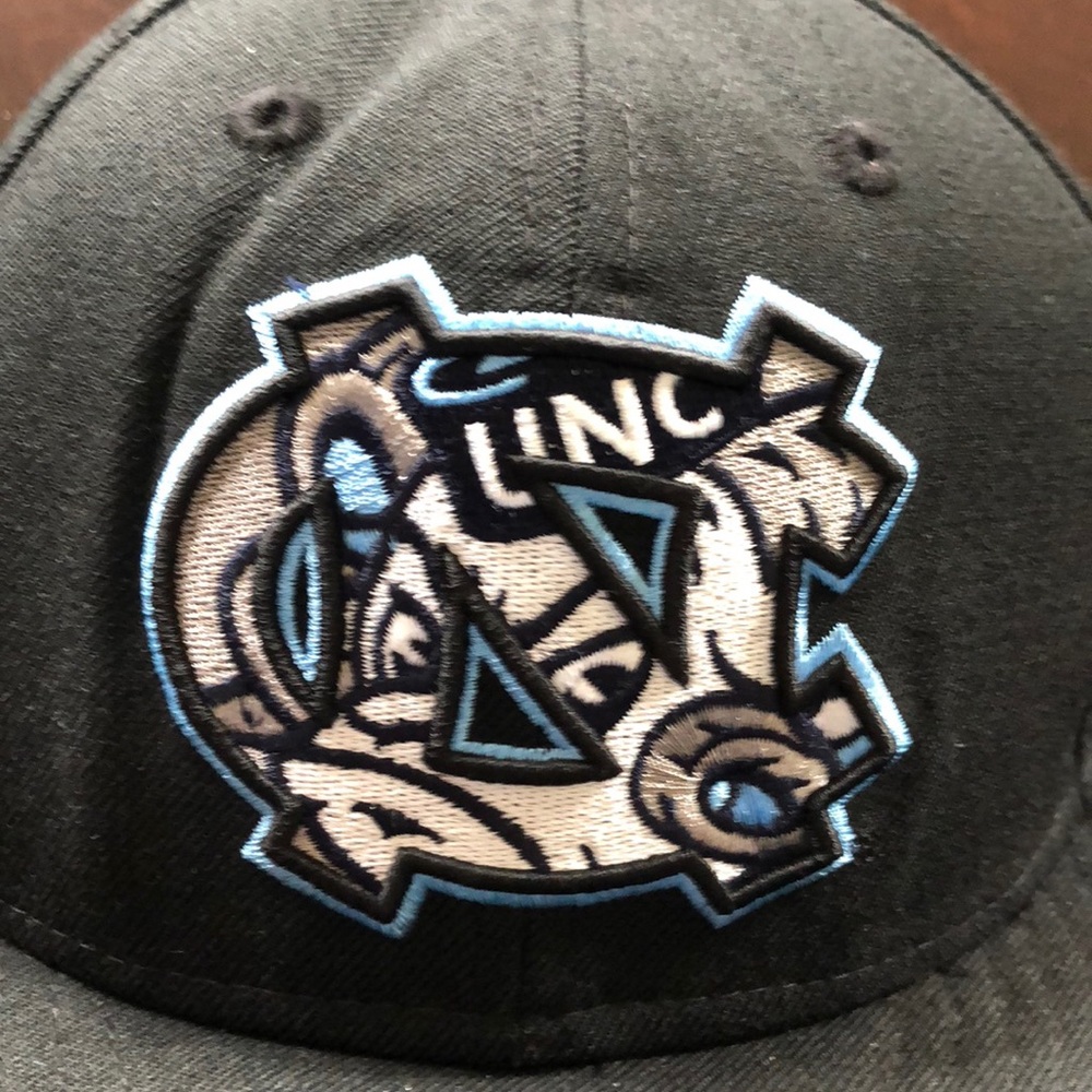 Hat 🧢 - Picture 7 of 8